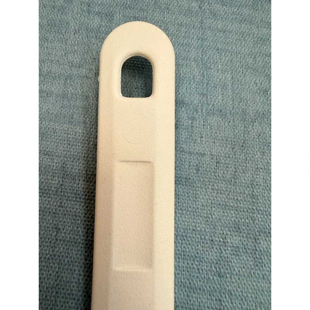 Rubbermaid USA Vintage Ivory Heavy Duty Nylon #1974 Slotted Spoon 12.5